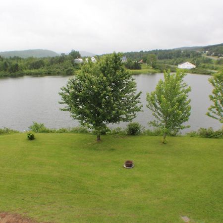 Manoir Des Lacs Lac Baker Bagian luar foto
